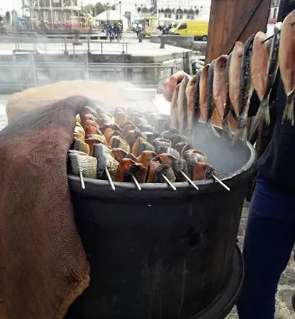 La Fleur D Avec Son Parking