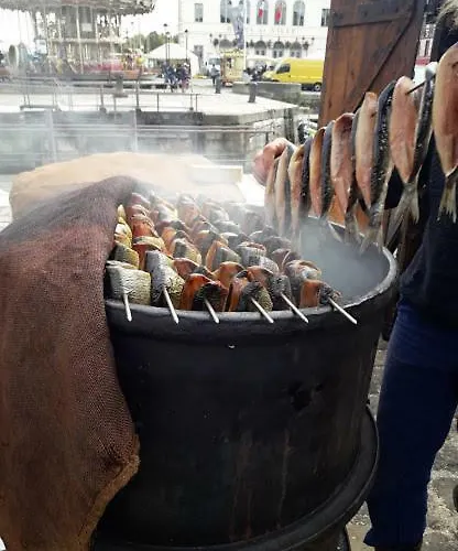La Fleur D Avec Son Parking